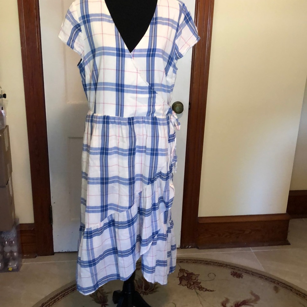Old Navy fully lined. Lightweight and wonderful for 4th of July.